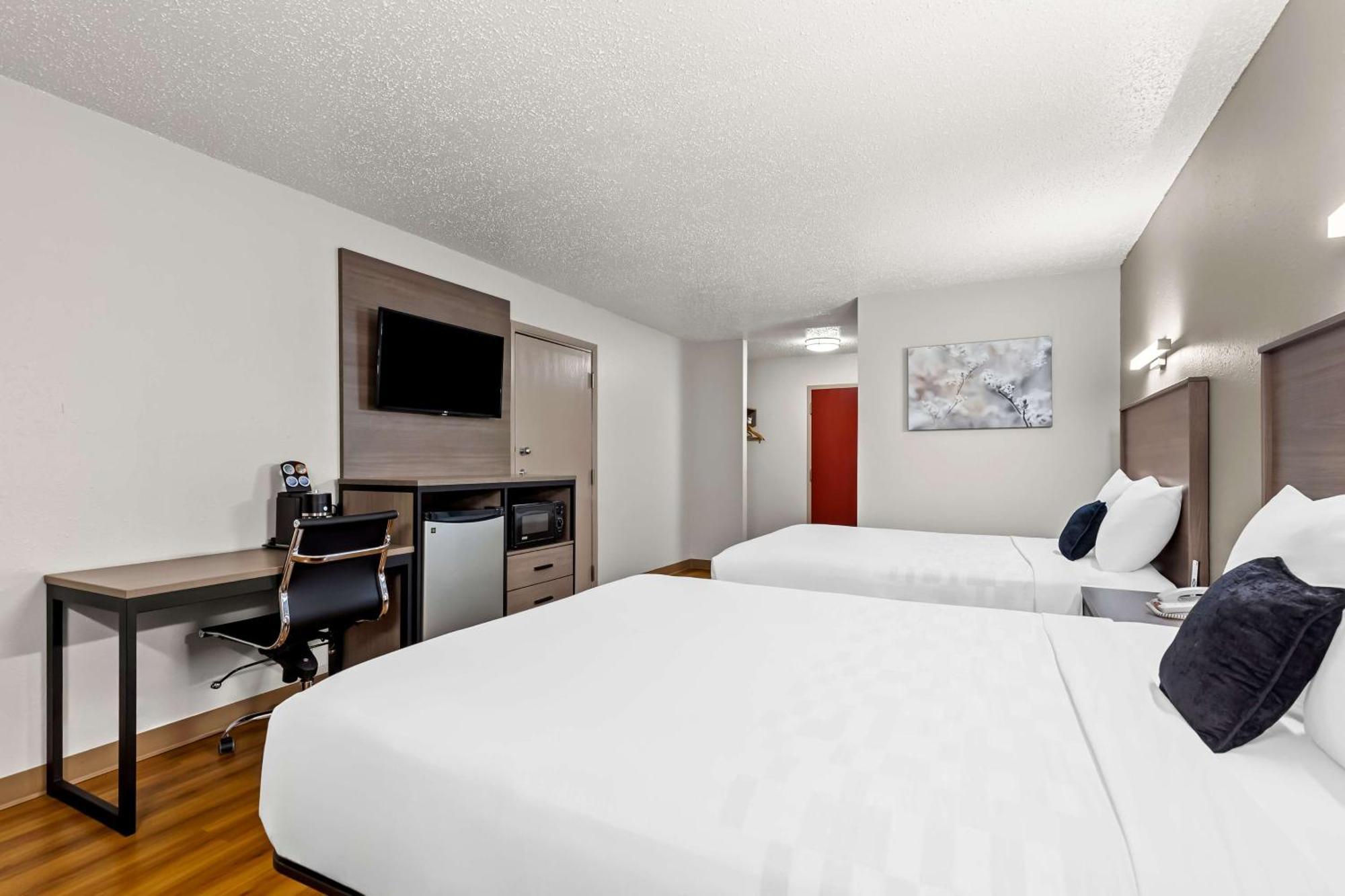 Hotel Red Lion & Pontoon