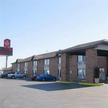 Hotel Red Lion & Pontoon